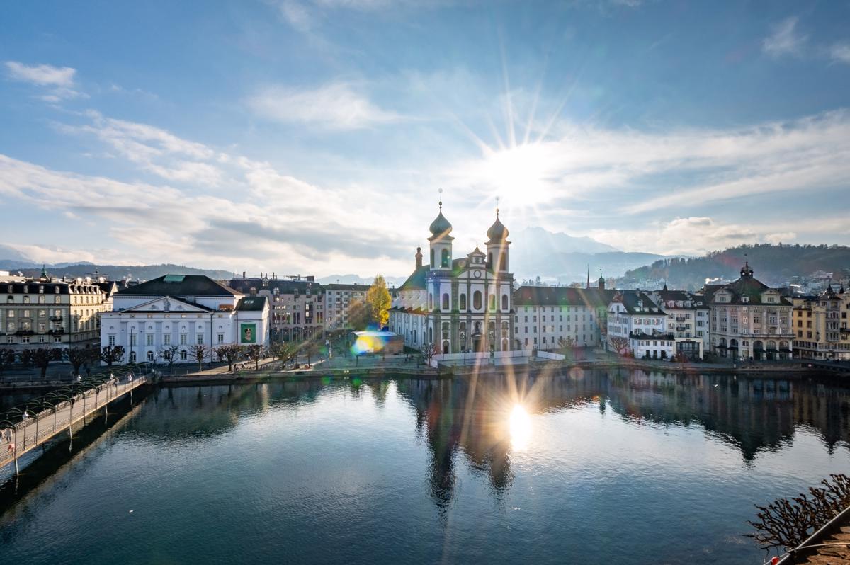 EXCLUSIVE LIVING IN THE MIDDLE OF THE CITY OF LUCERNE