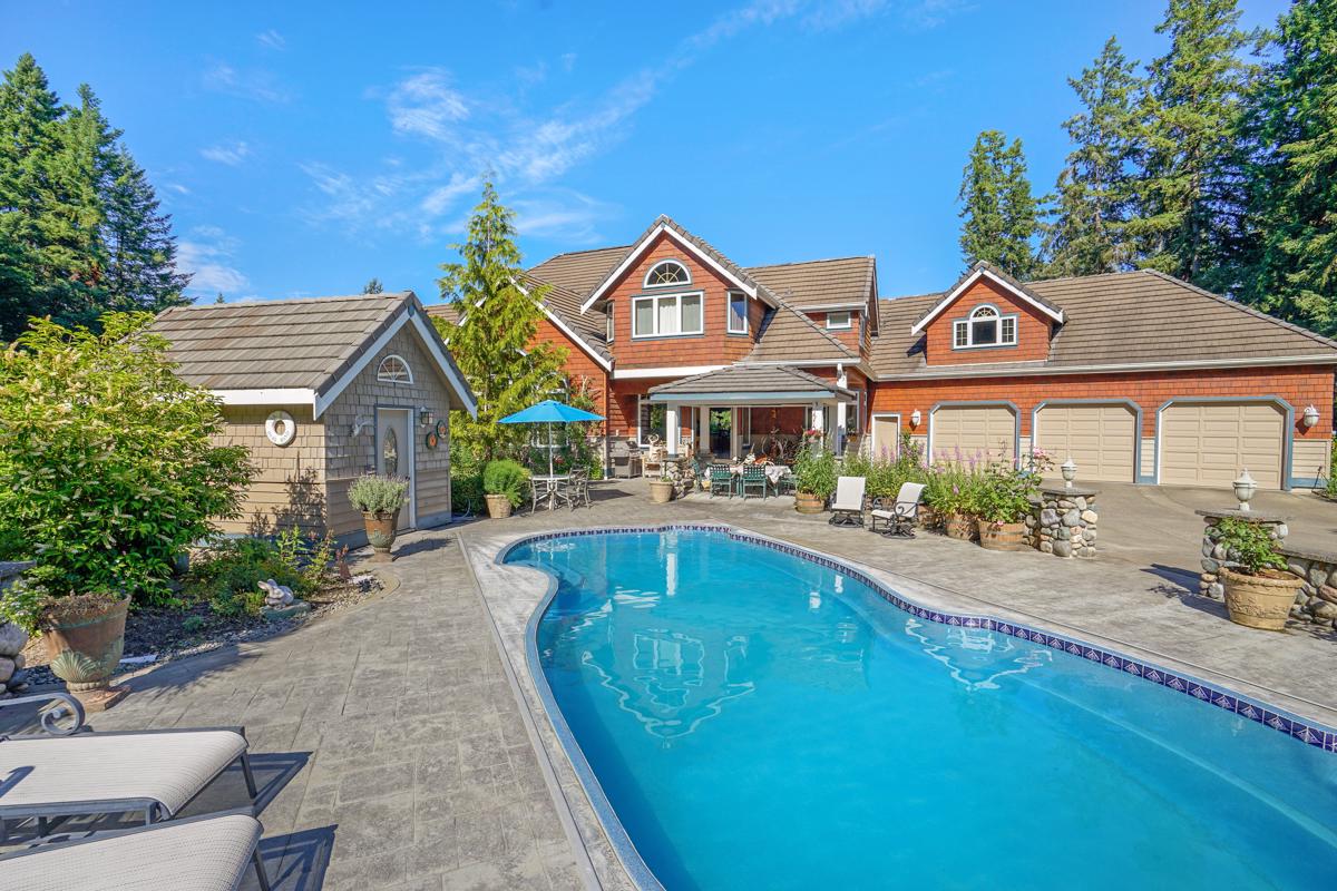 OWN A LAKE, A RUNWAY, AND 278 ACRES OF THE PACIFIC NORTHWEST