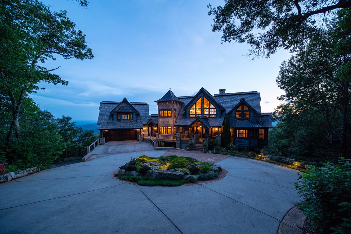 GHOSTWOOD BEAR MANOR WITH EXCEPTIONAL PANORAMIC VIEWS North Carolina