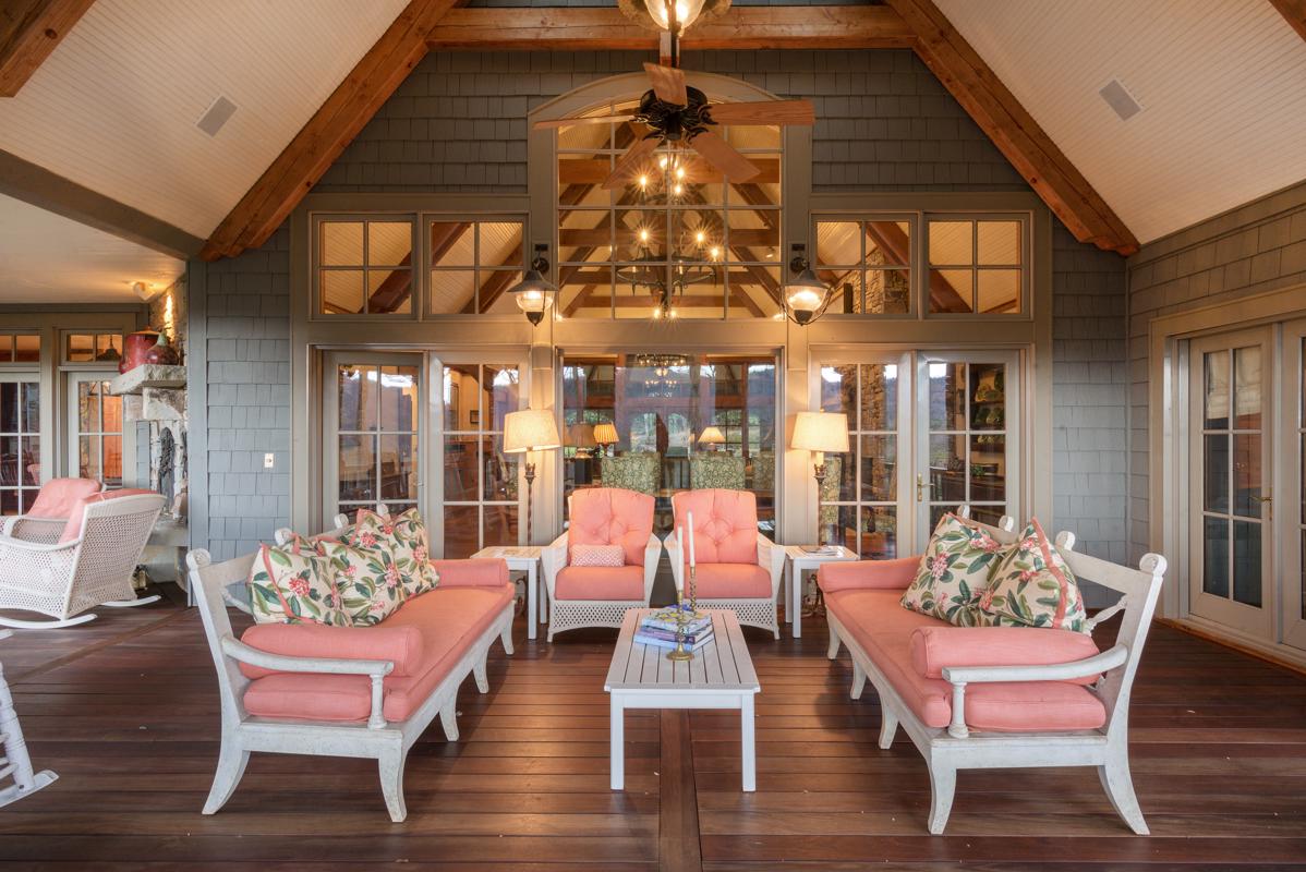 SOPHISTICATED PRIVATE MOUNTAIN ESTATE North Carolina Luxury Homes