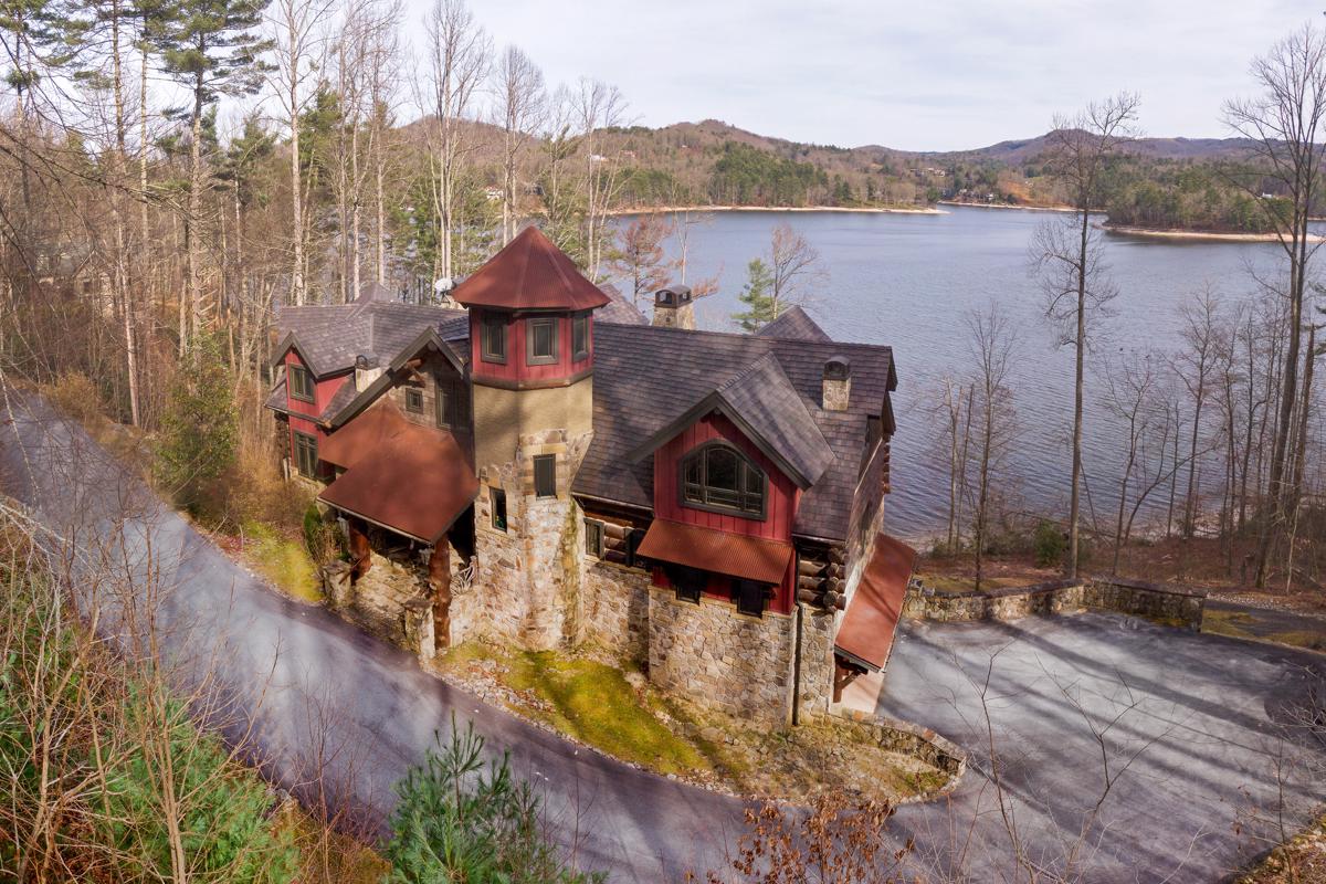 LAKEFRONT LODGE North Carolina Luxury Homes Mansions For Sale