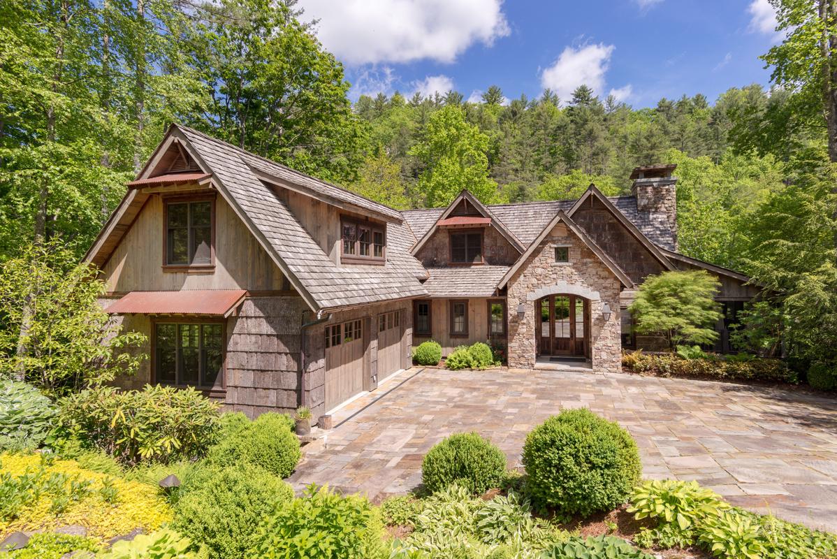 RELAXED ELEGANCE ON THE LAKE North Carolina Luxury Homes Mansions