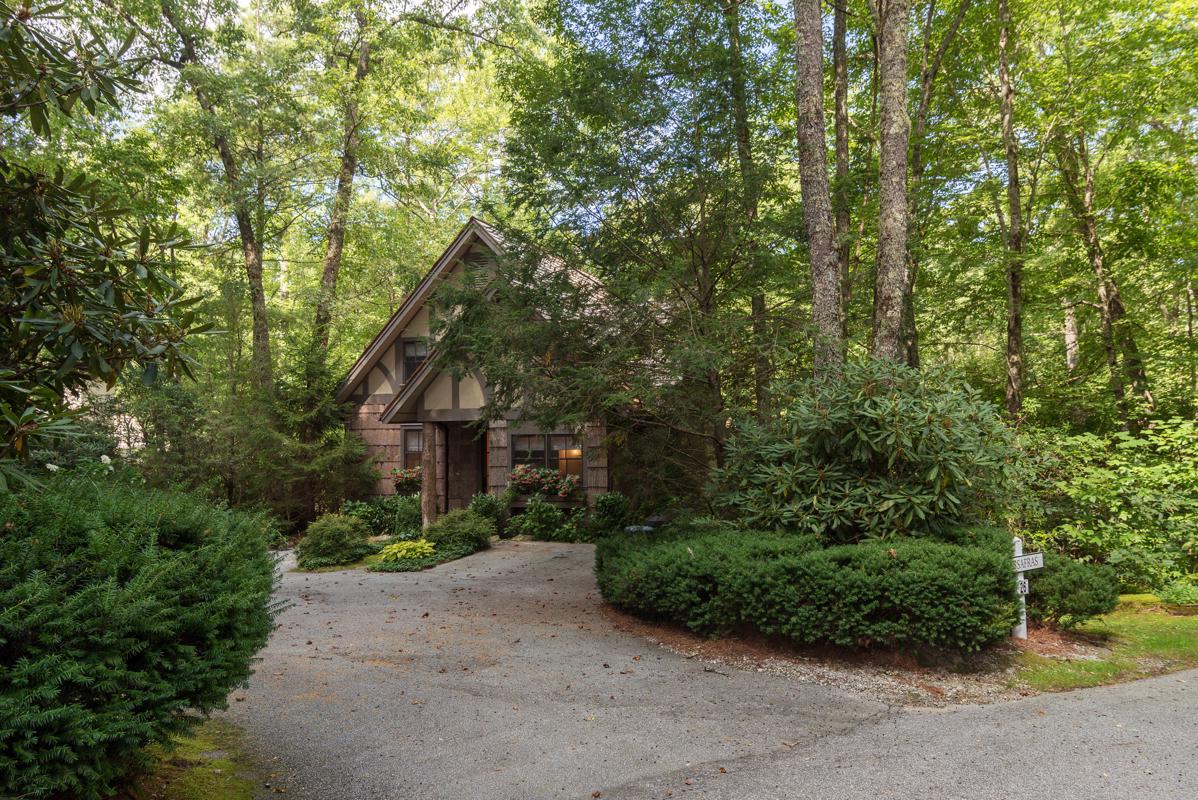 LUXE MOUNTAIN COTTAGE North Carolina Luxury Homes Mansions For Sale Luxury Portfolio