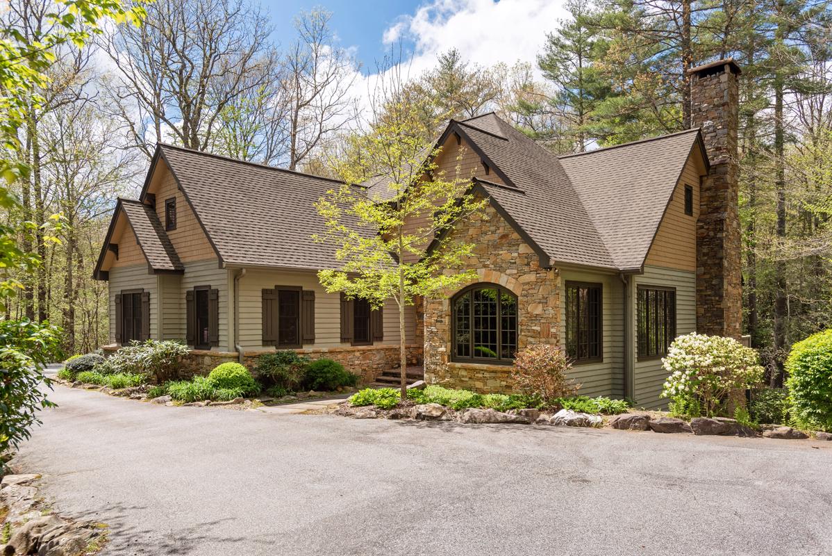 STREAMSIDE RETREAT