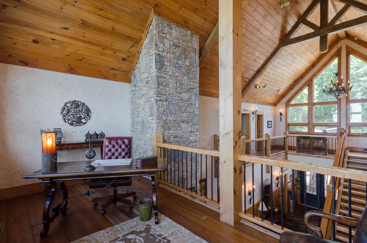 GHOSTWOOD BEAR MANOR WITH EXCEPTIONAL PANORAMIC VIEWS North Carolina