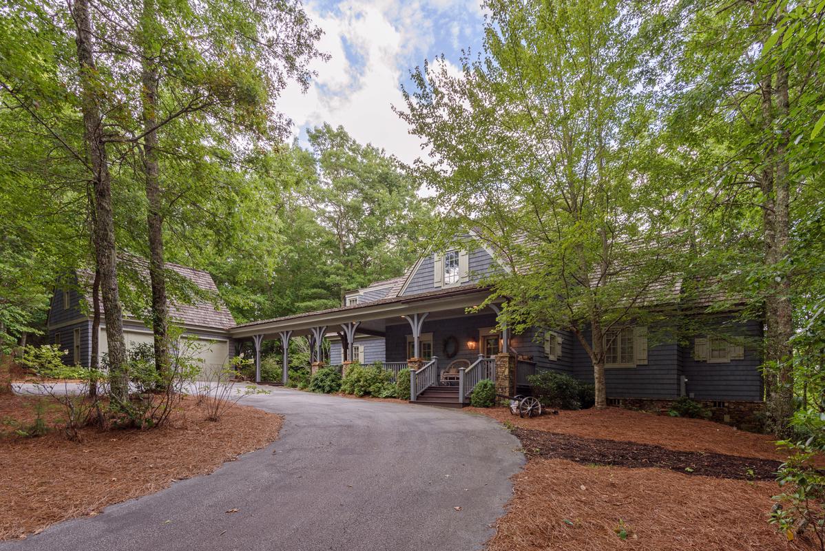 RELAXED MOUNTAIN LAKE LIVING North Carolina Luxury Homes Mansions