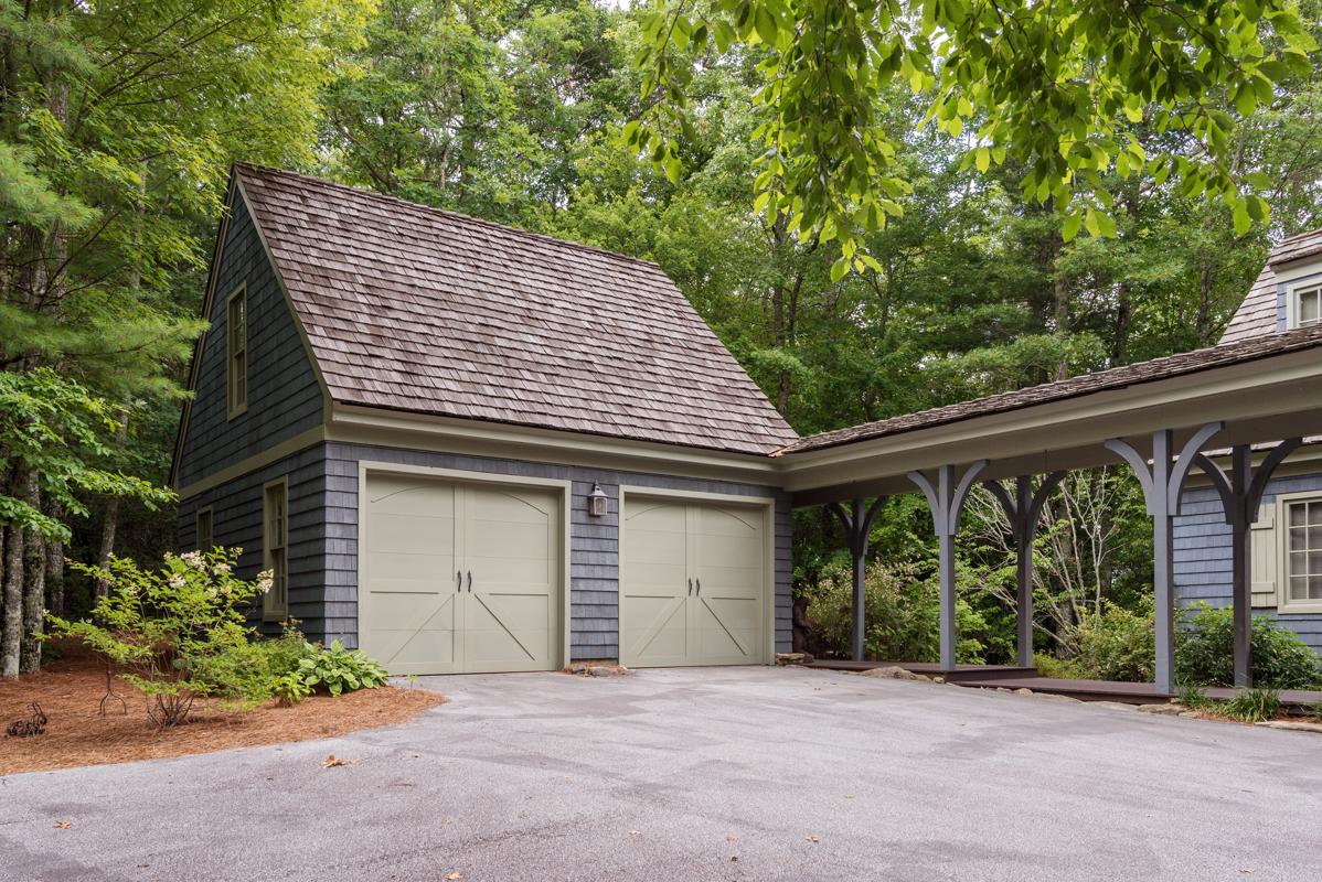 RELAXED MOUNTAIN LAKE LIVING North Carolina Luxury Homes Mansions