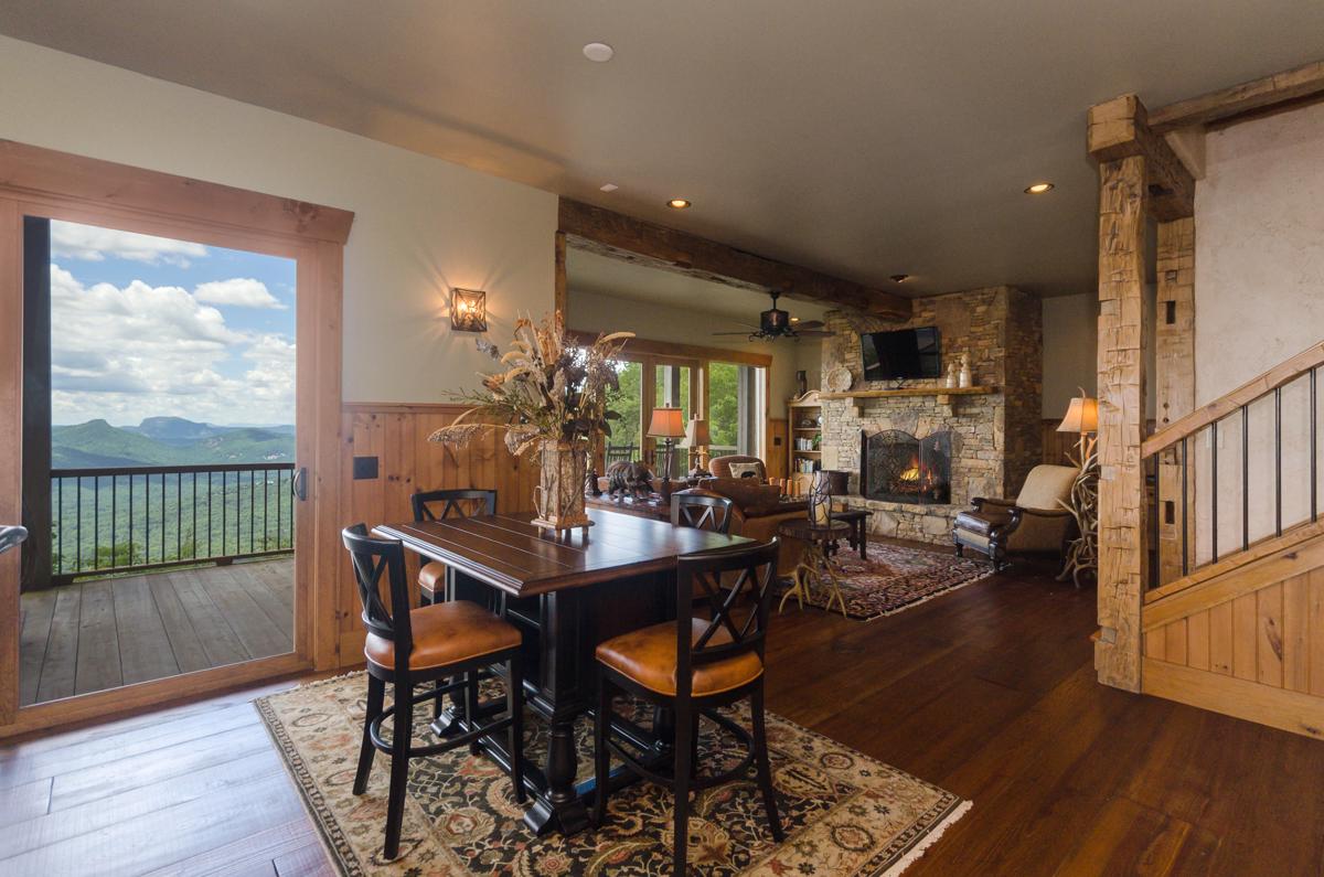 GHOSTWOOD BEAR MANOR WITH EXCEPTIONAL PANORAMIC VIEWS North Carolina