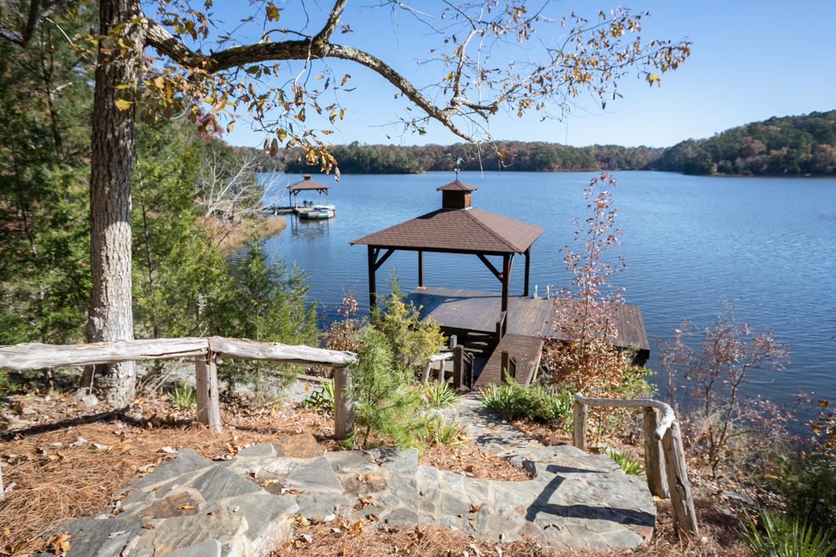 LAKE TUSCALOOSA LIVING AT ITS BEST Alabama Luxury Homes Mansions