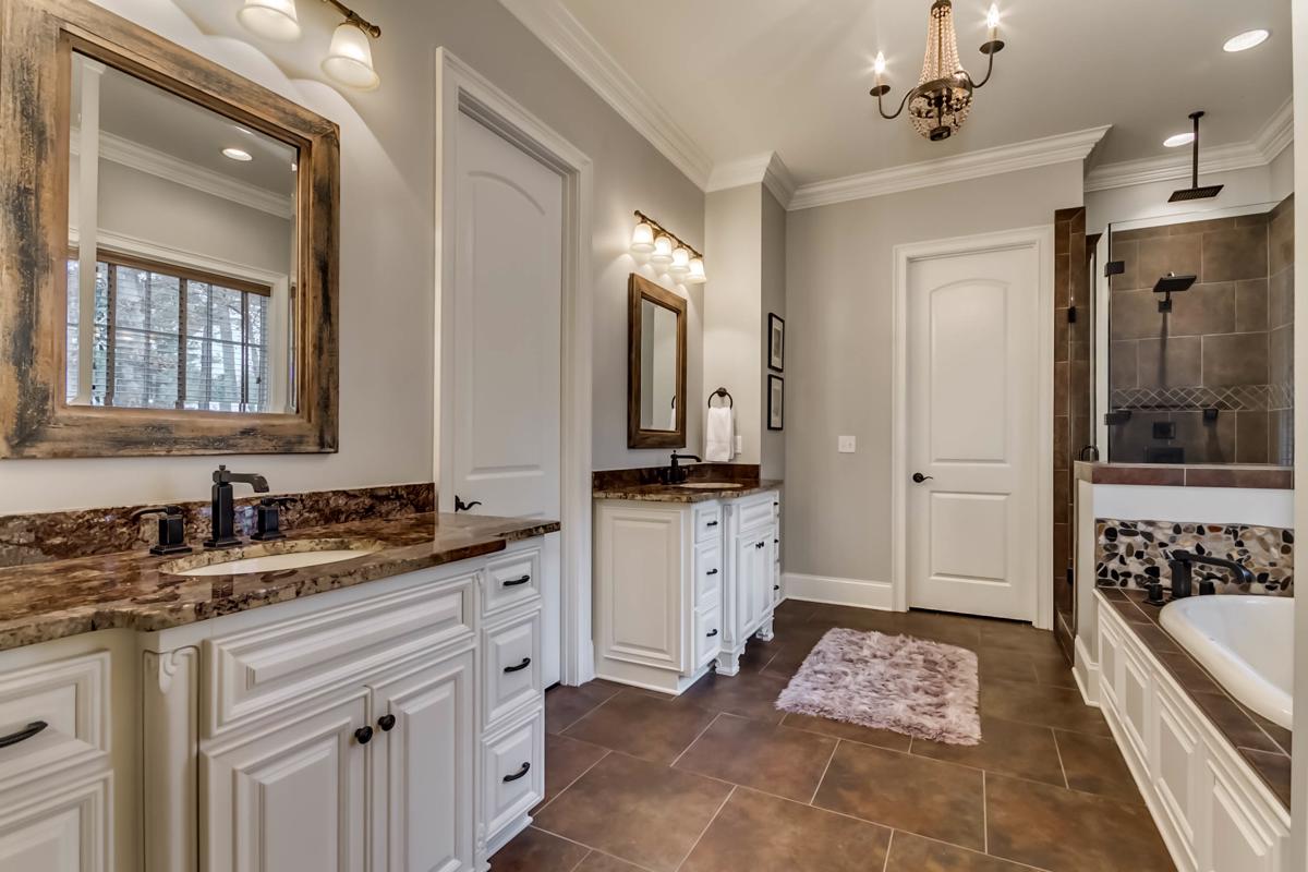 CUSTOM HOME IN PRESTIGIOUS CROWN POINTE Alabama Luxury Homes Mansions For Sale Luxury