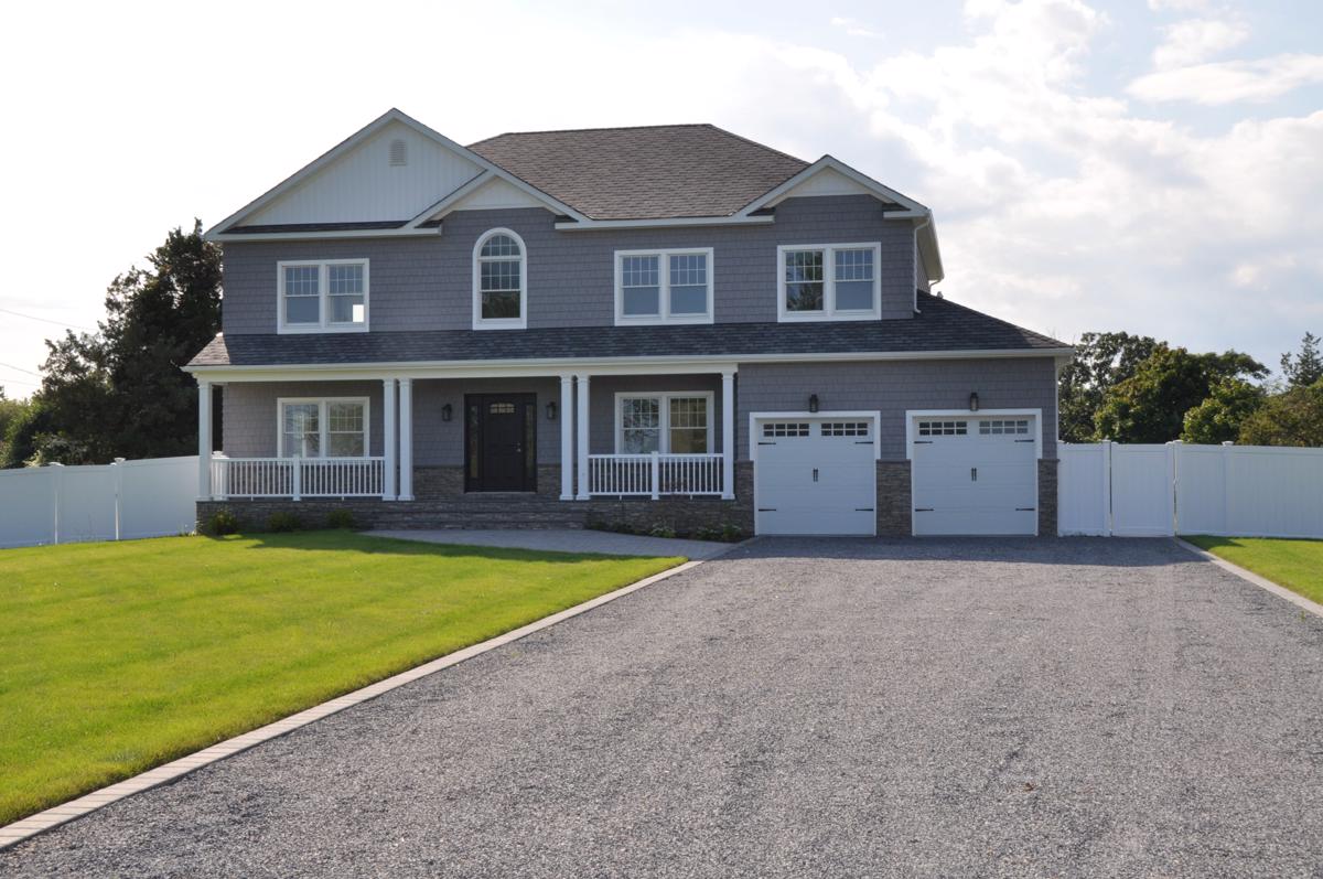 136 AWIXA AVENUE BAY SHORE New York Luxury Homes Mansions For Sale