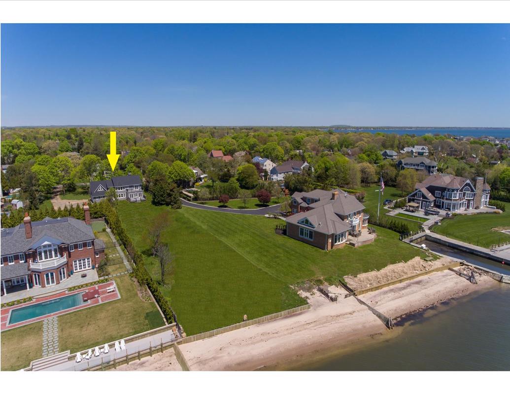 BAYPORTBAY FRONT COLONIAL IN A REMARKABLE PRIVATE LOCATION New York