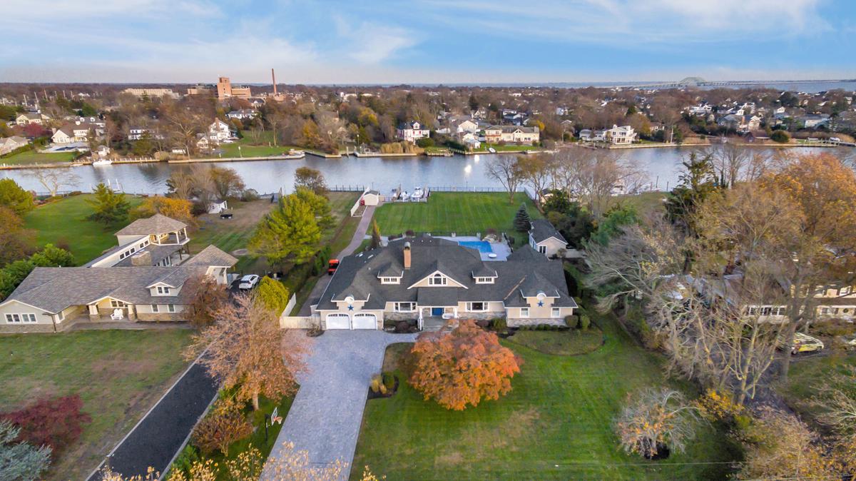 WATERFRONT ON WILLETTS POINT New York Luxury Homes Mansions For