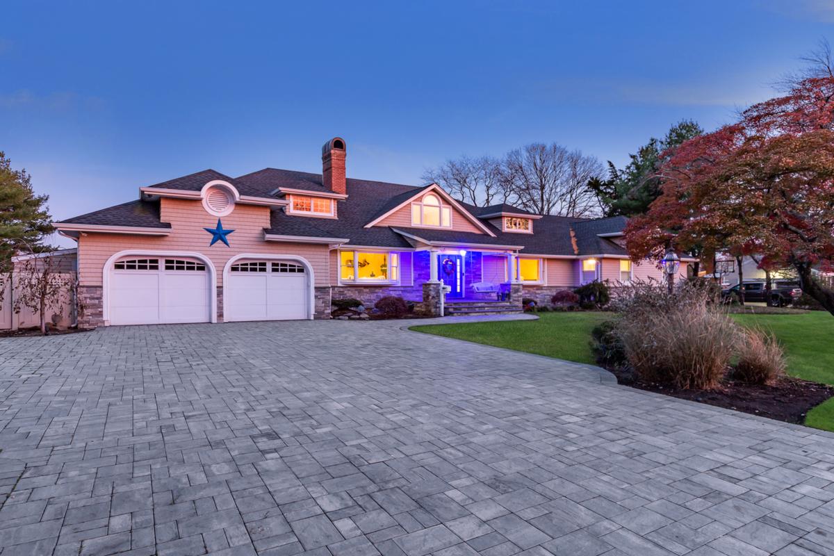 WATERFRONT ON WILLETTS POINT New York Luxury Homes Mansions For Sale Luxury Portfolio