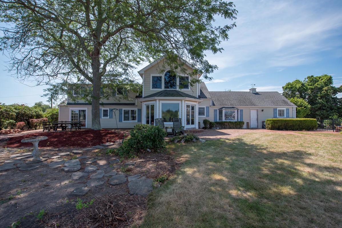 ONE ACRE WATERFRONT PROPERTY New York Luxury Homes Mansions For