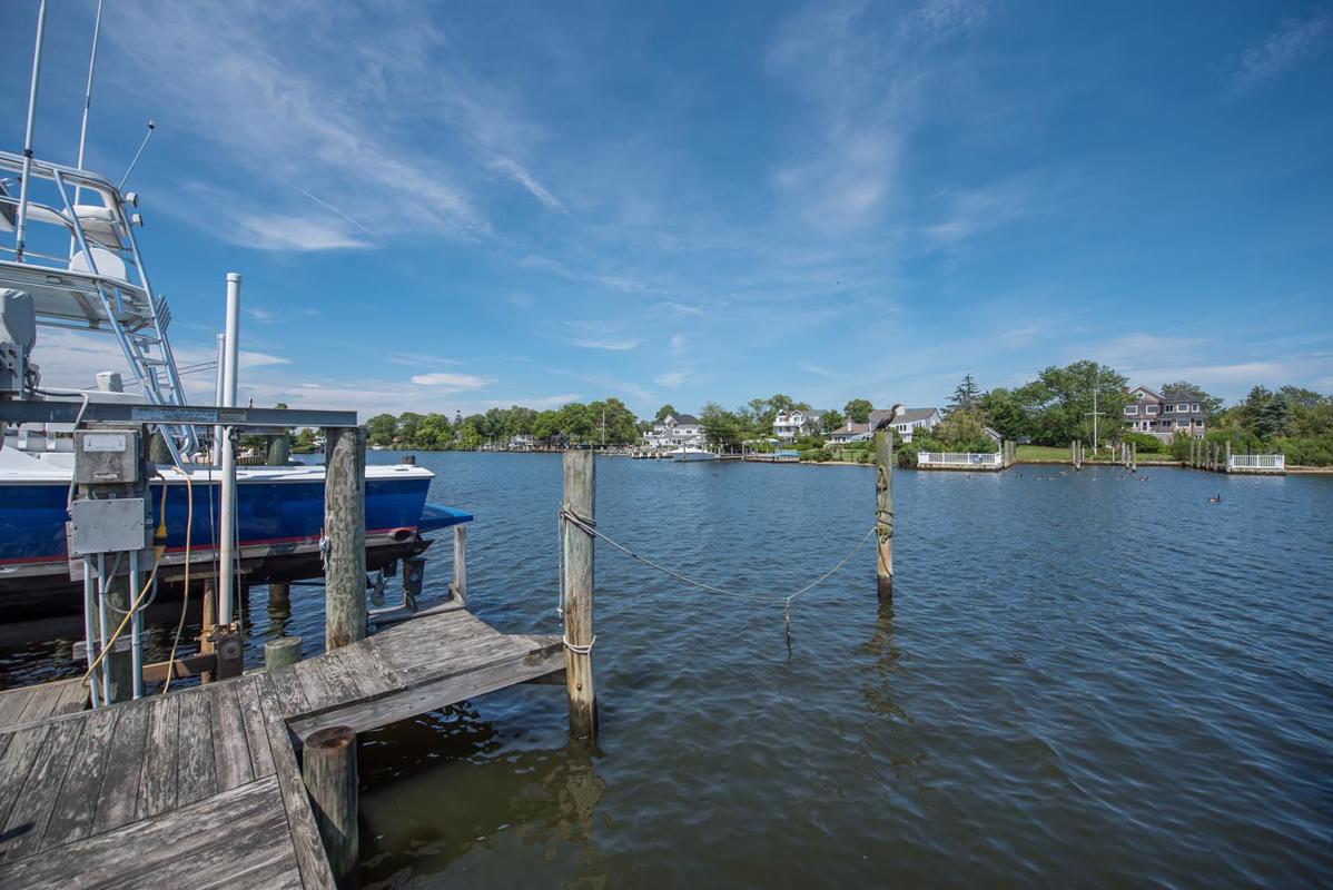 ONE ACRE WATERFRONT PROPERTY New York Luxury Homes Mansions For