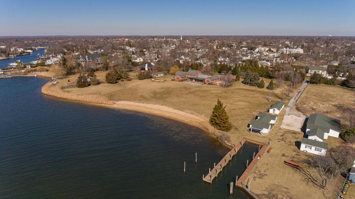 3.98 ACRE ESTATE