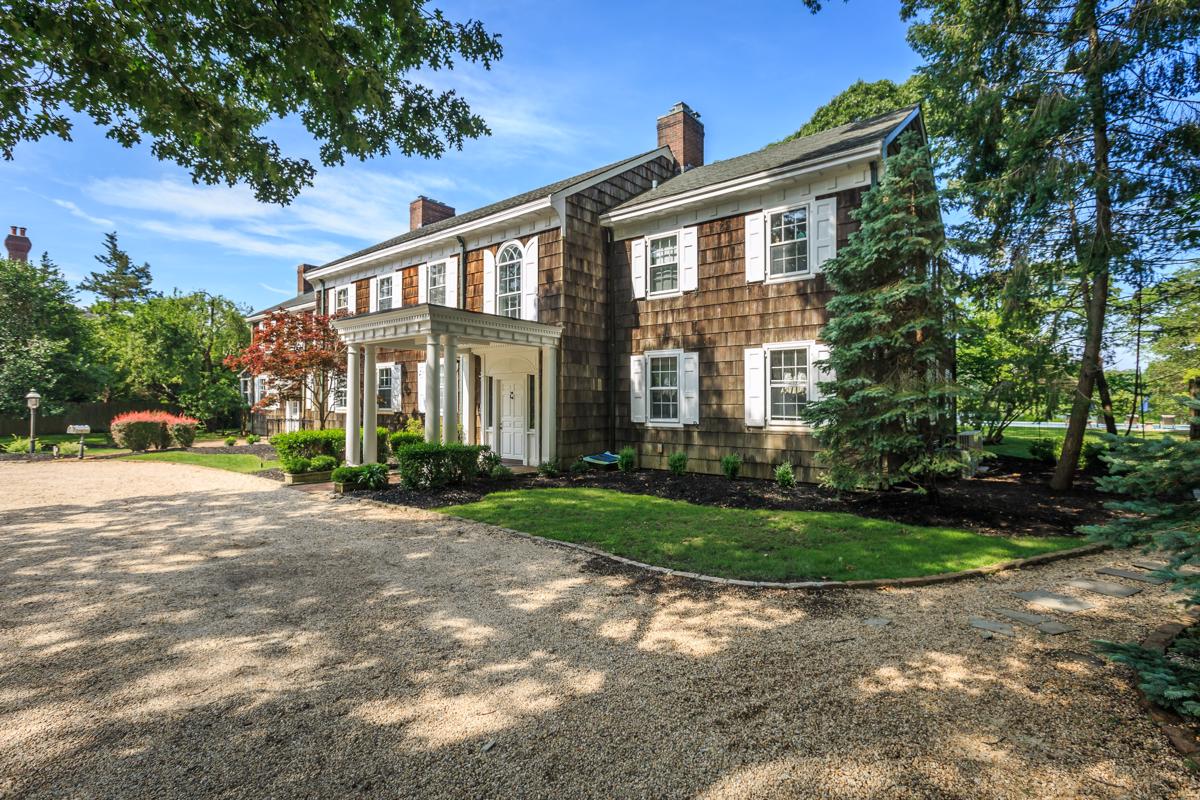 MAJESTIC GEORGIAN COLONIAL