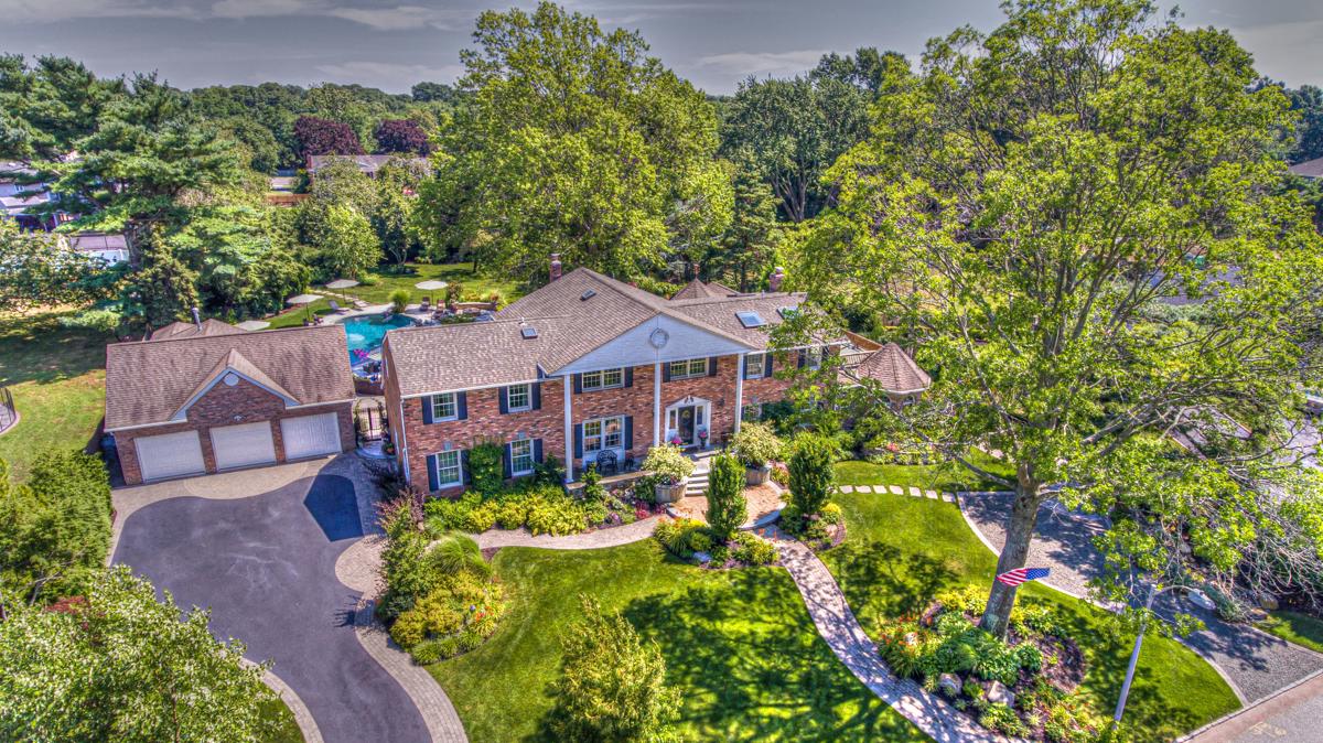 SOUTHWARD ESTATES CENTER HALL COLONIAL
