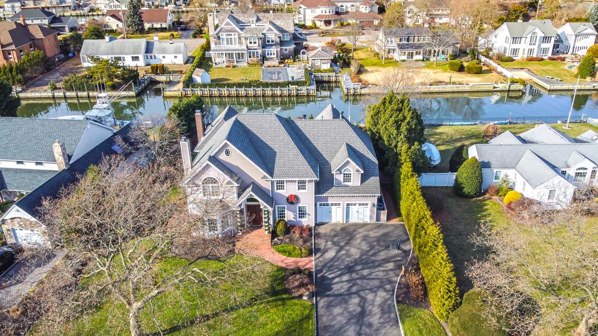 SPECTACULAR MAGOUN LANDING WATERFRONT New York Luxury Homes