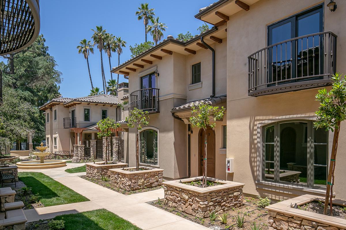 NEW TOWNHOME IN EXQUISITE TOWN AND COUNTRY California Luxury Homes