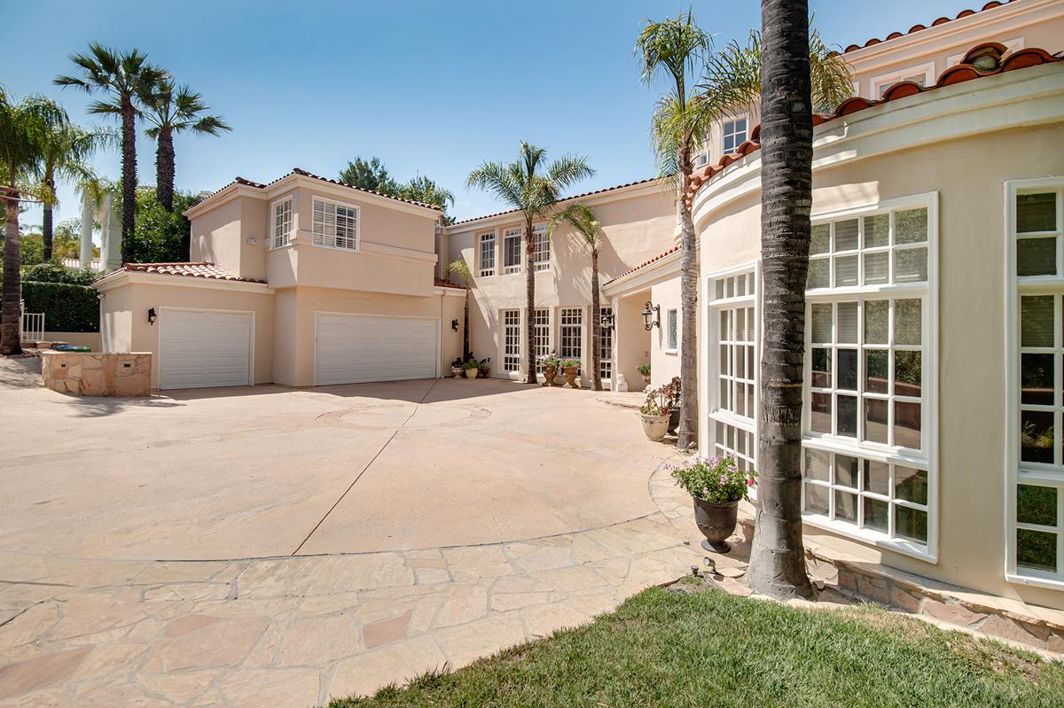 ELEGANT DESIGNER HOME AT CALABASAS PARK ESTATES California Luxury