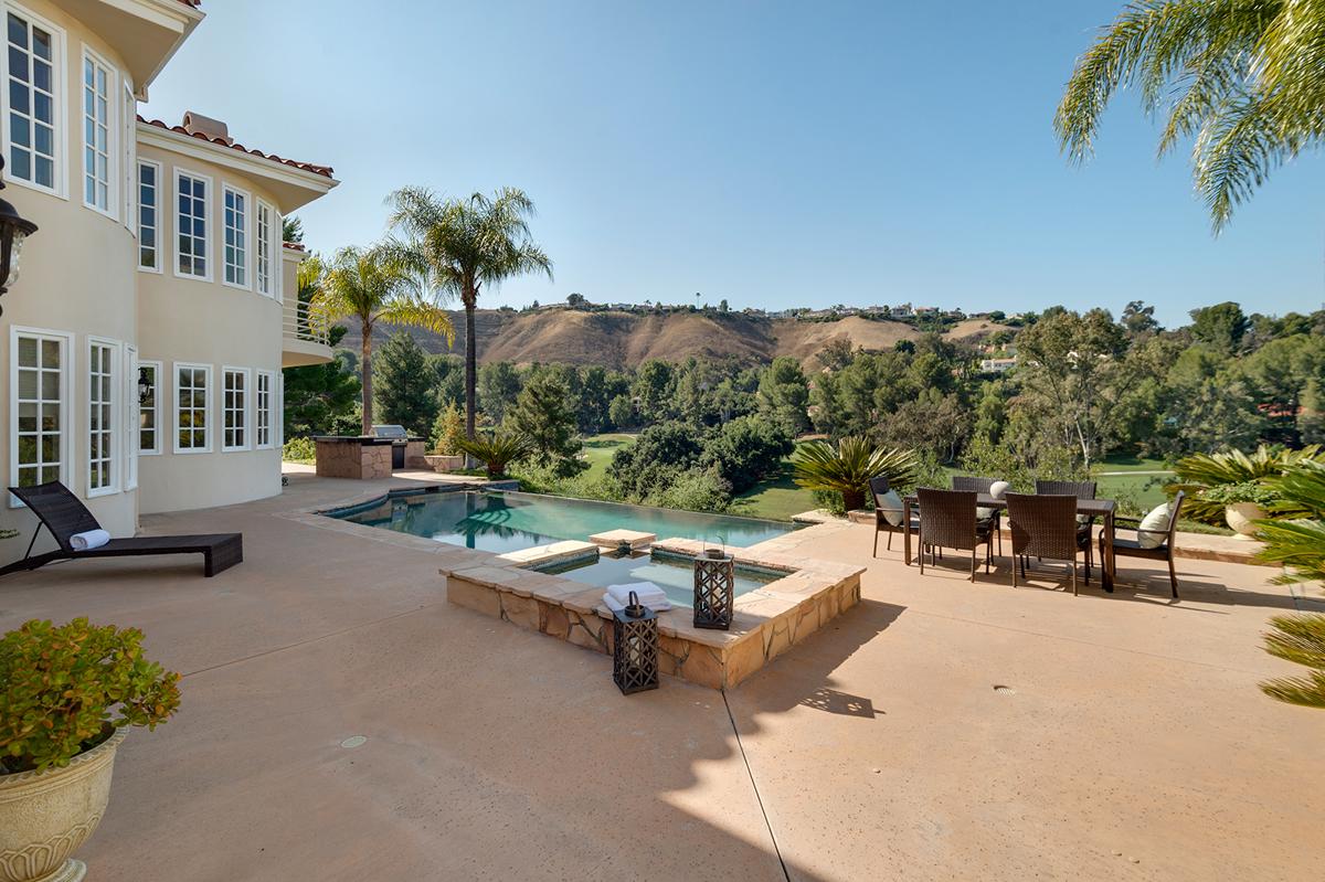 ELEGANT DESIGNER HOME AT CALABASAS PARK ESTATES California Luxury