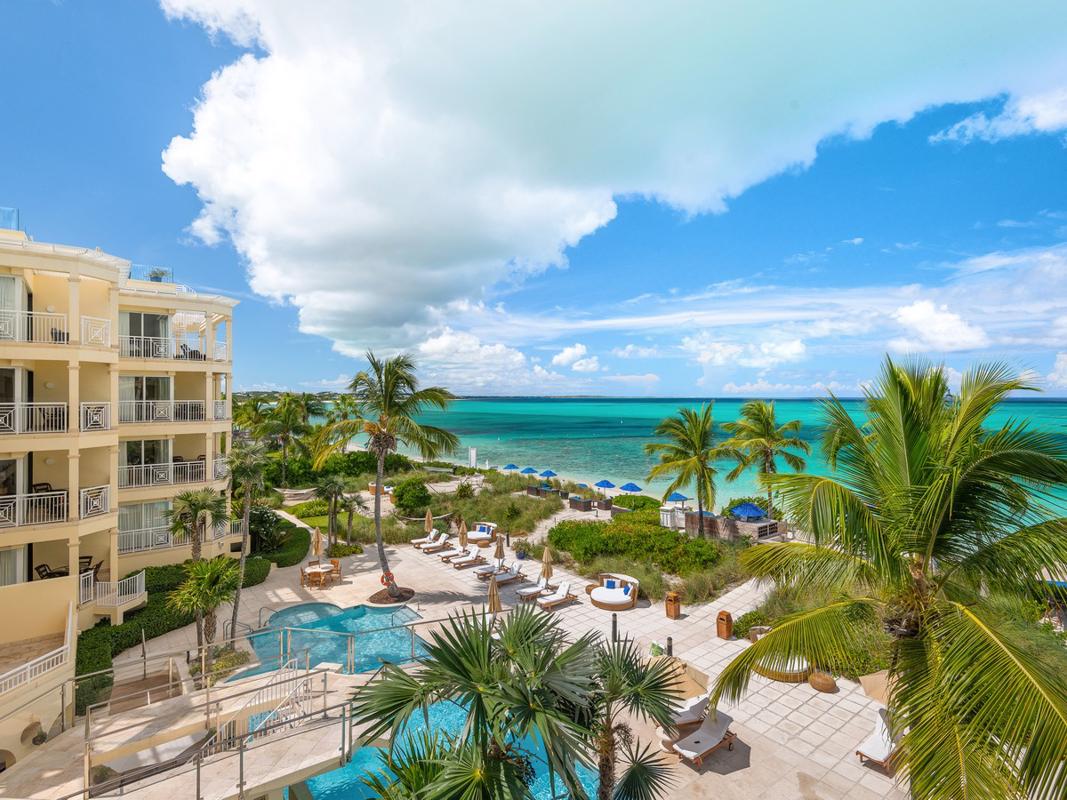 WINDSONG BEACHFRONT CONDO