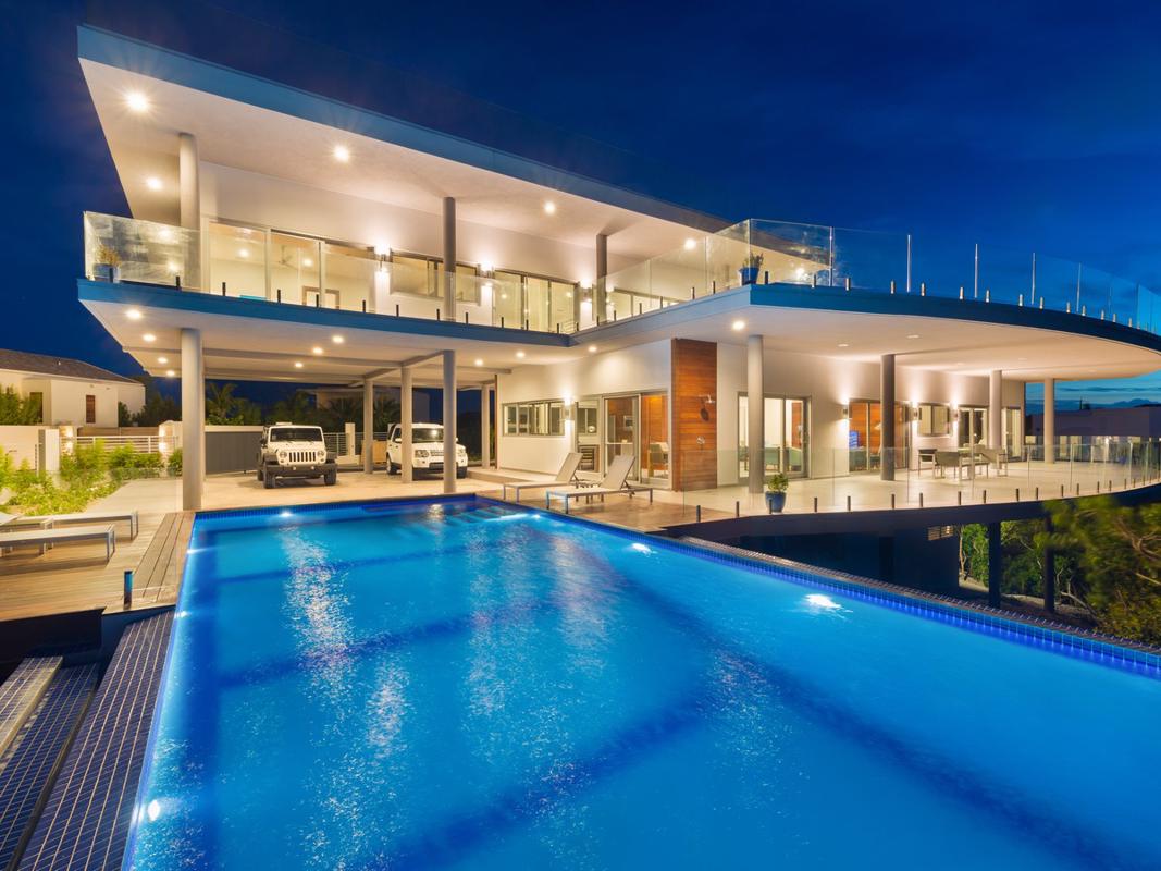 LUXURY OCEAN VIEW VILLA SKYLINE