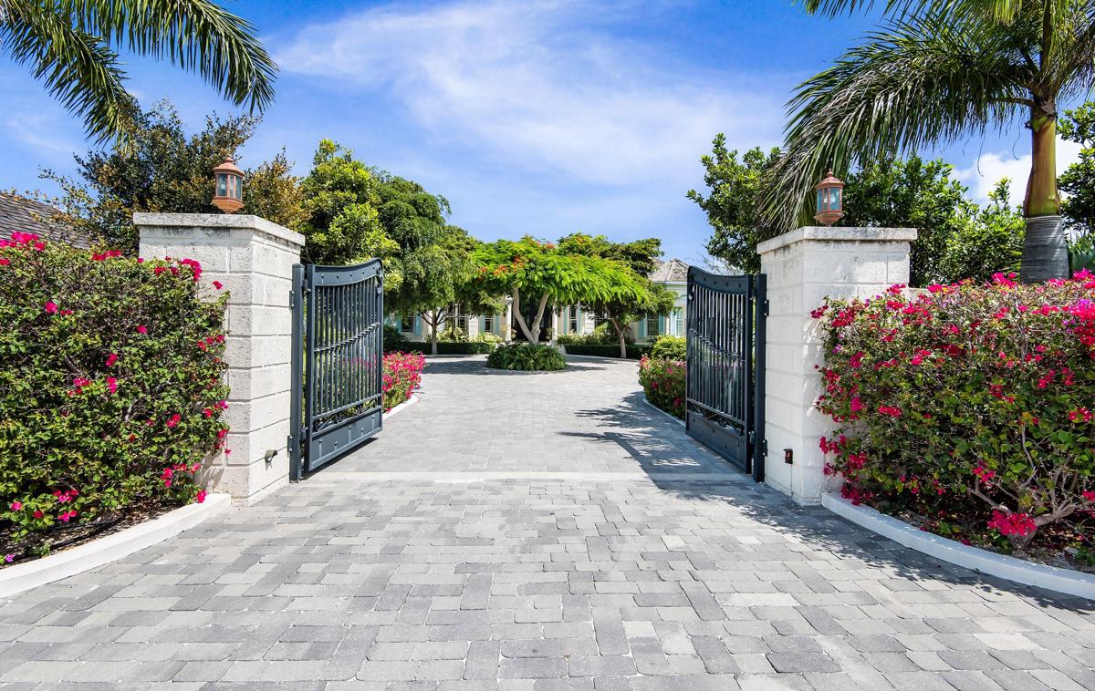 LEEWARD LUXURY VILLA