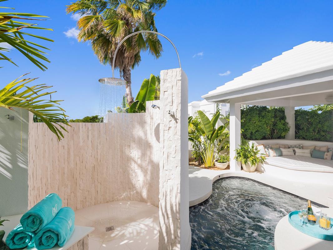 MANDALAY VILLA LONG BAY BEACH Turks and Caicos Islands Luxury Homes