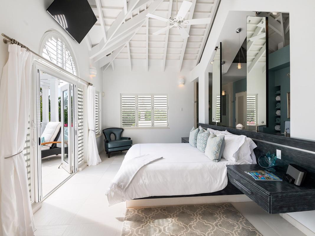 MANDALAY VILLA LONG BAY BEACH Turks and Caicos Islands Luxury Homes