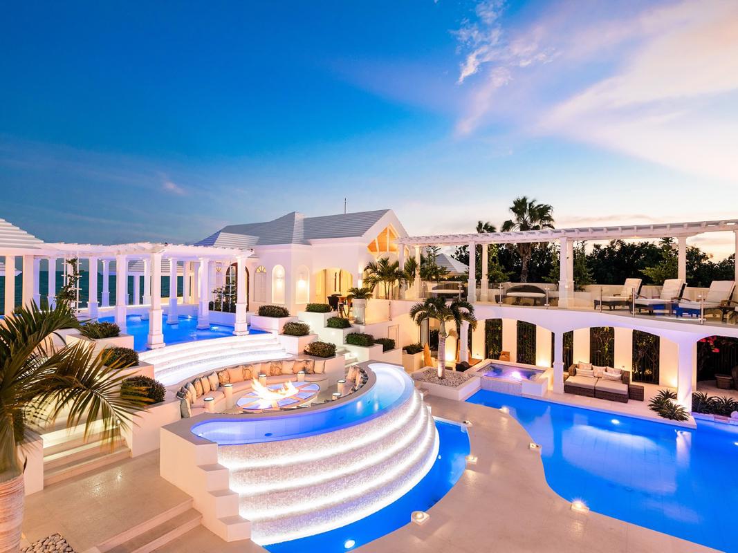 MANDALAY VILLA LONG BAY BEACH Turks and Caicos Islands Luxury Homes
