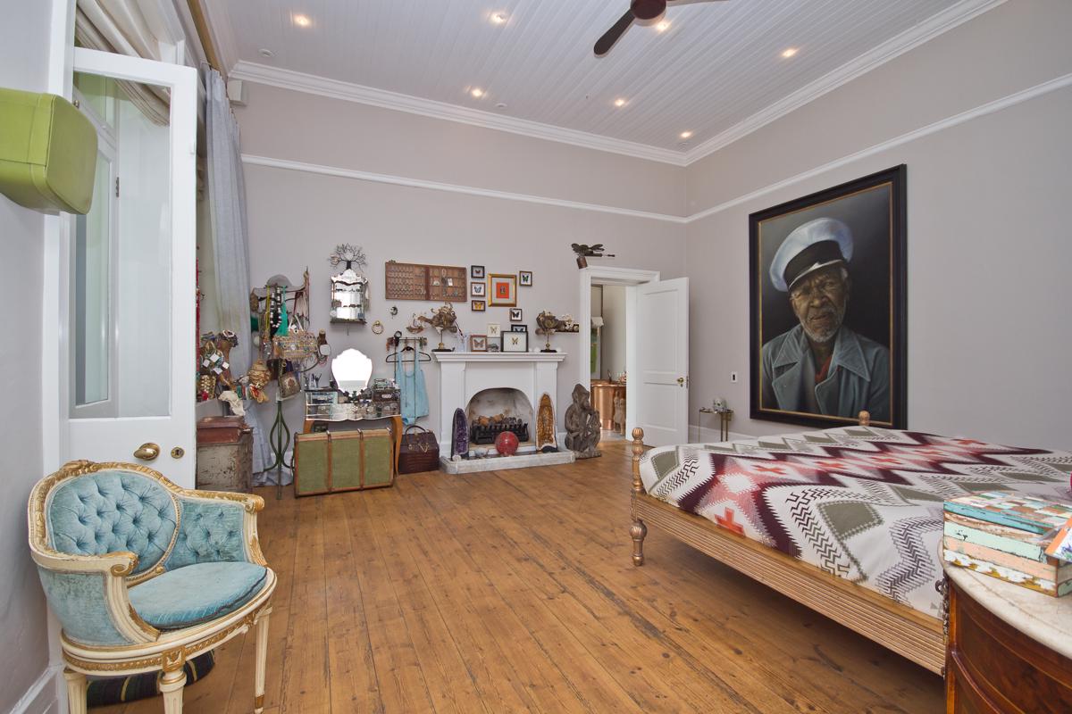 Luxury real estate 历史农舍 