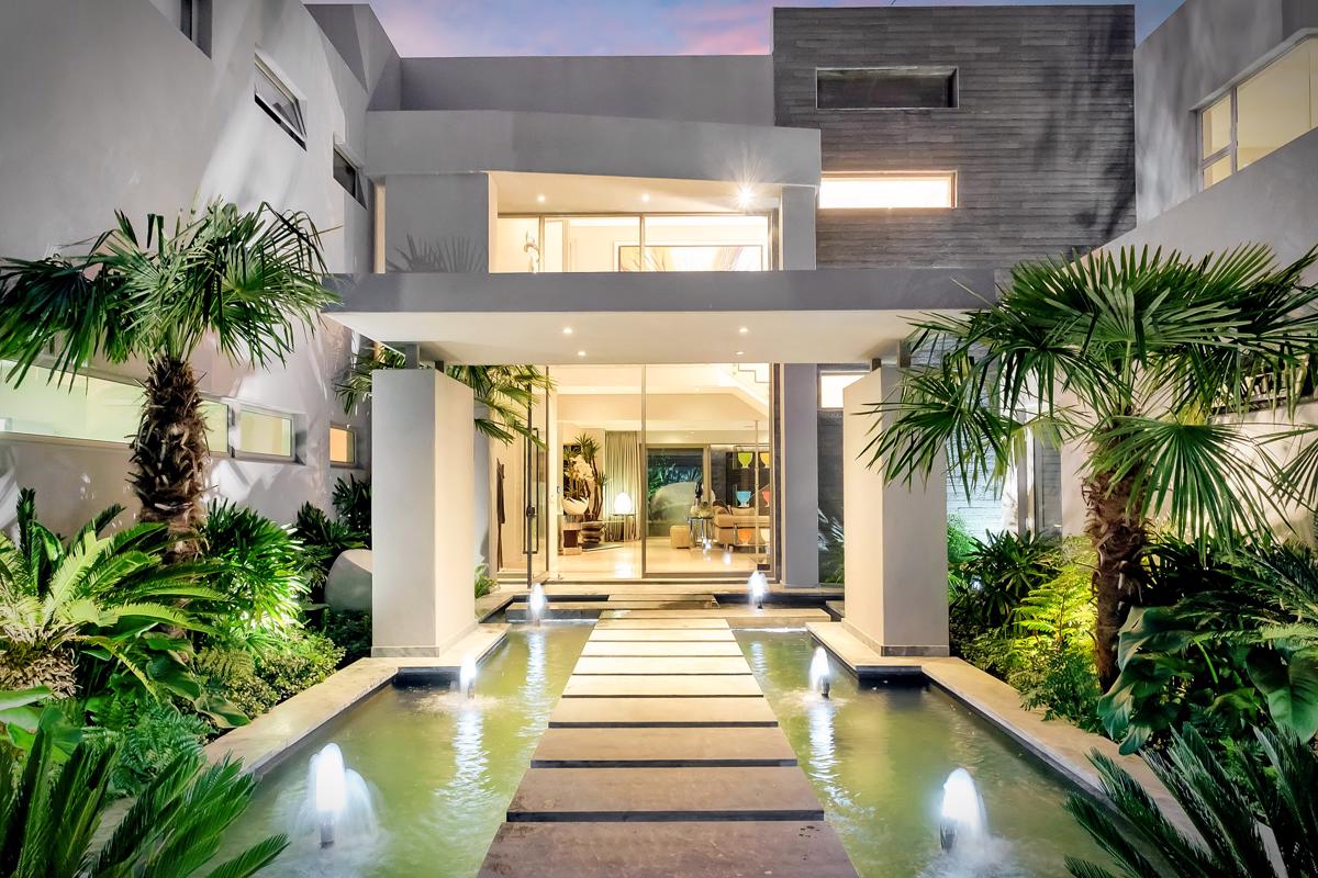 MASTERPIECE IN GREAT LOCATION South Africa Luxury Homes Mansions