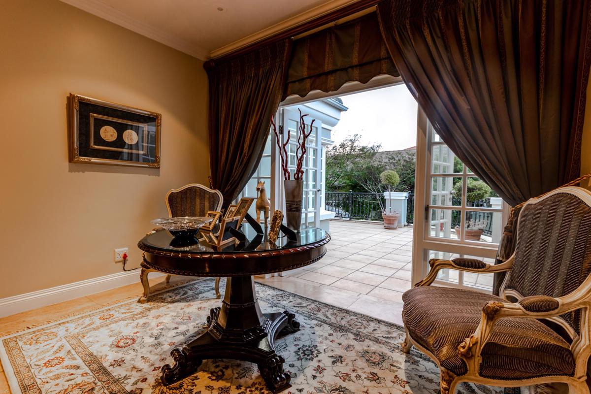 MAGNIFICENT HOME IN EXCLUSIVE FERNBROOK ESTATE South Africa Luxury