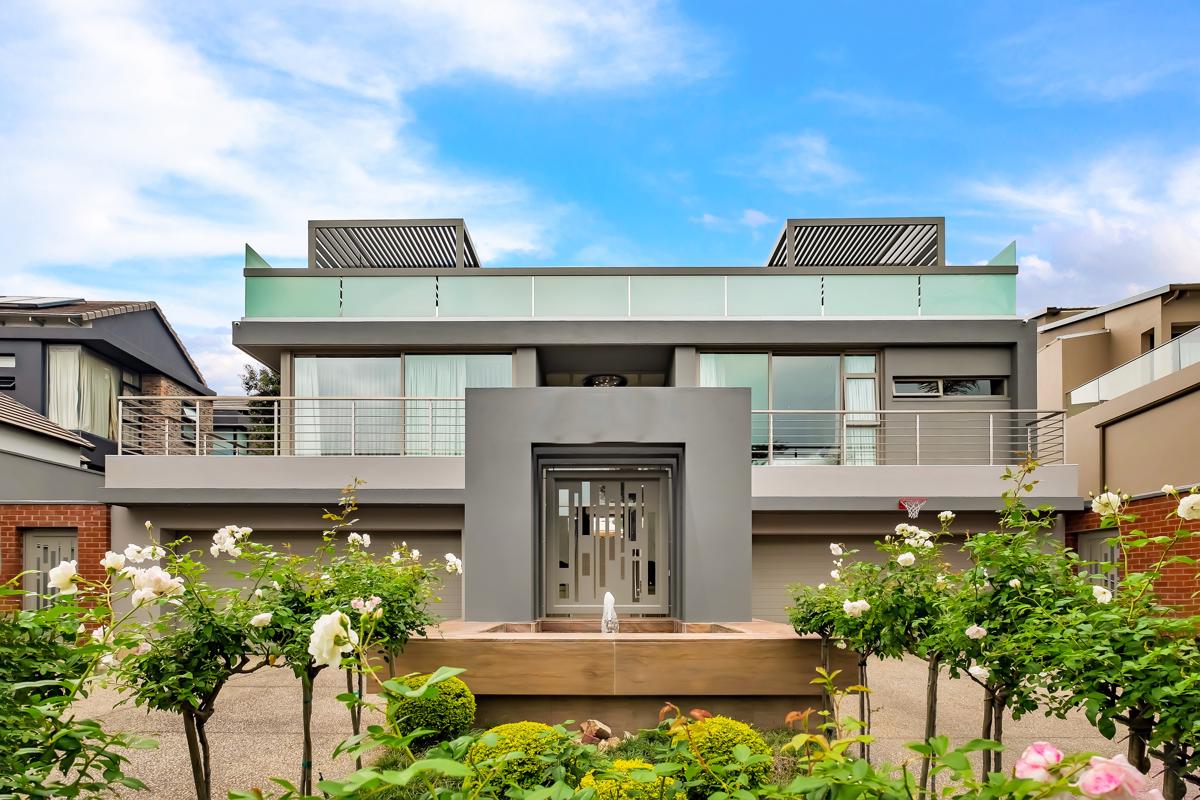 CONTEMPORARY ELEGANCE