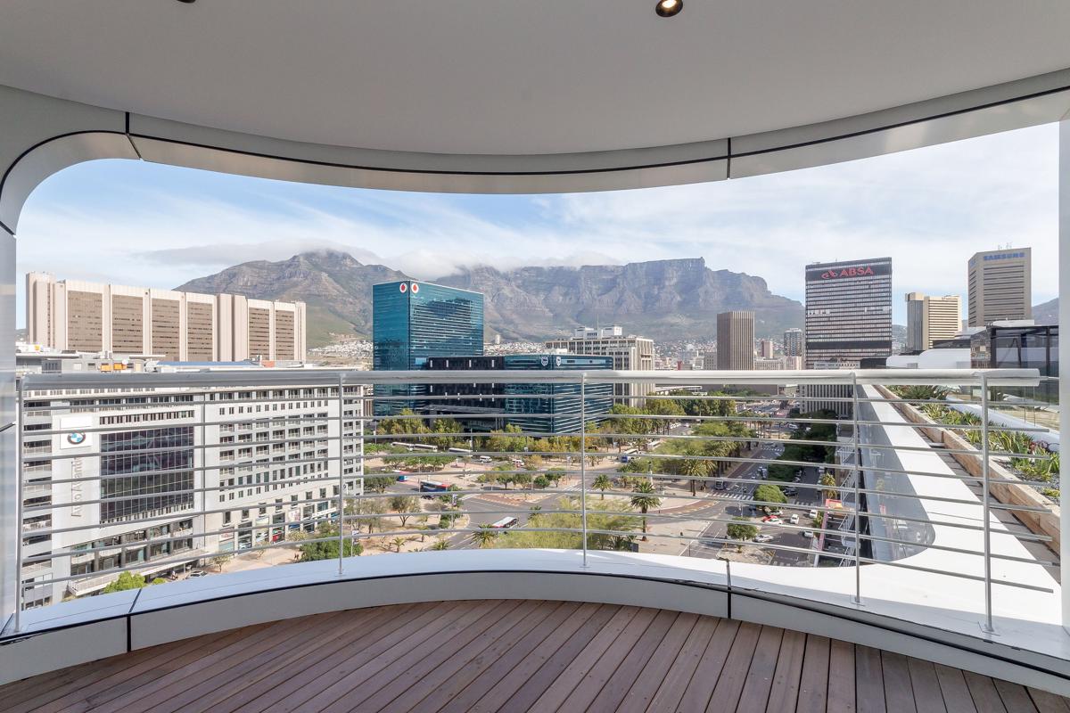 Luxury homes 华美角顶层公寓