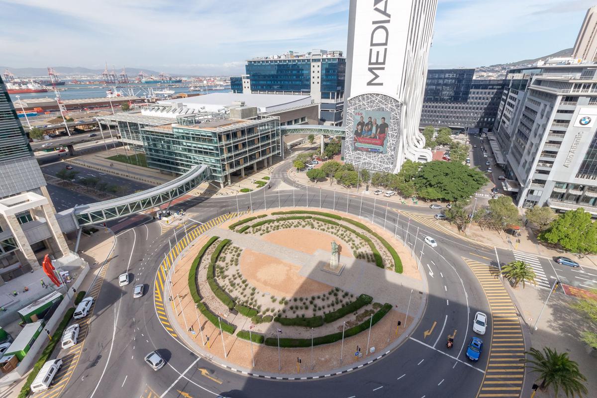 Luxury properties 华美角顶层公寓