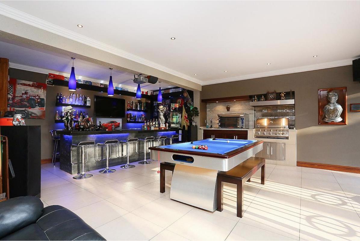 Luxury properties 行政港 