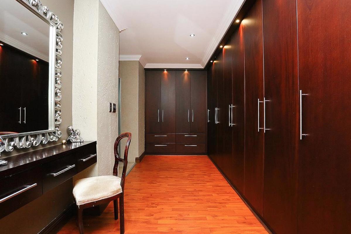 Luxury homes 行政港 