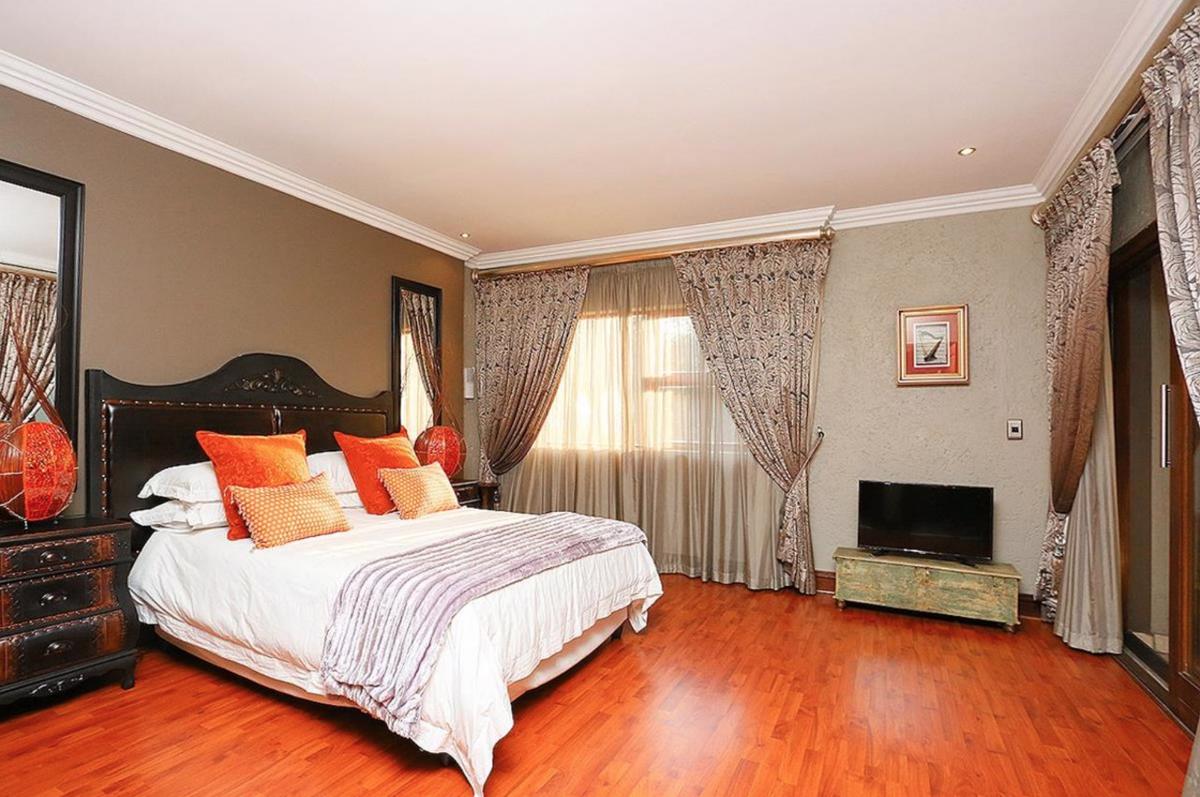 Luxury real estate 行政港 