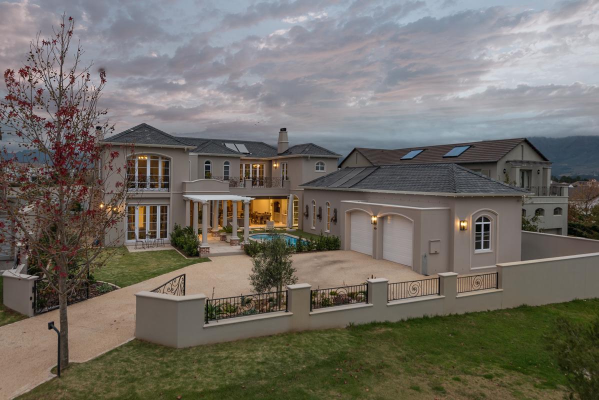 FOUR BEDROOM HOUSE FOR SALE IN VAL DE VIE ESTATE South Africa Luxury