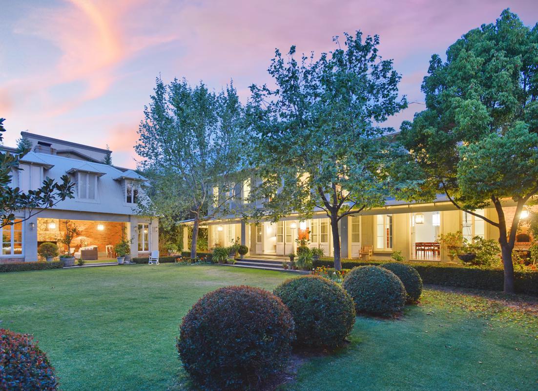 HAMPTONS STYLE HOME IN SANDHURST