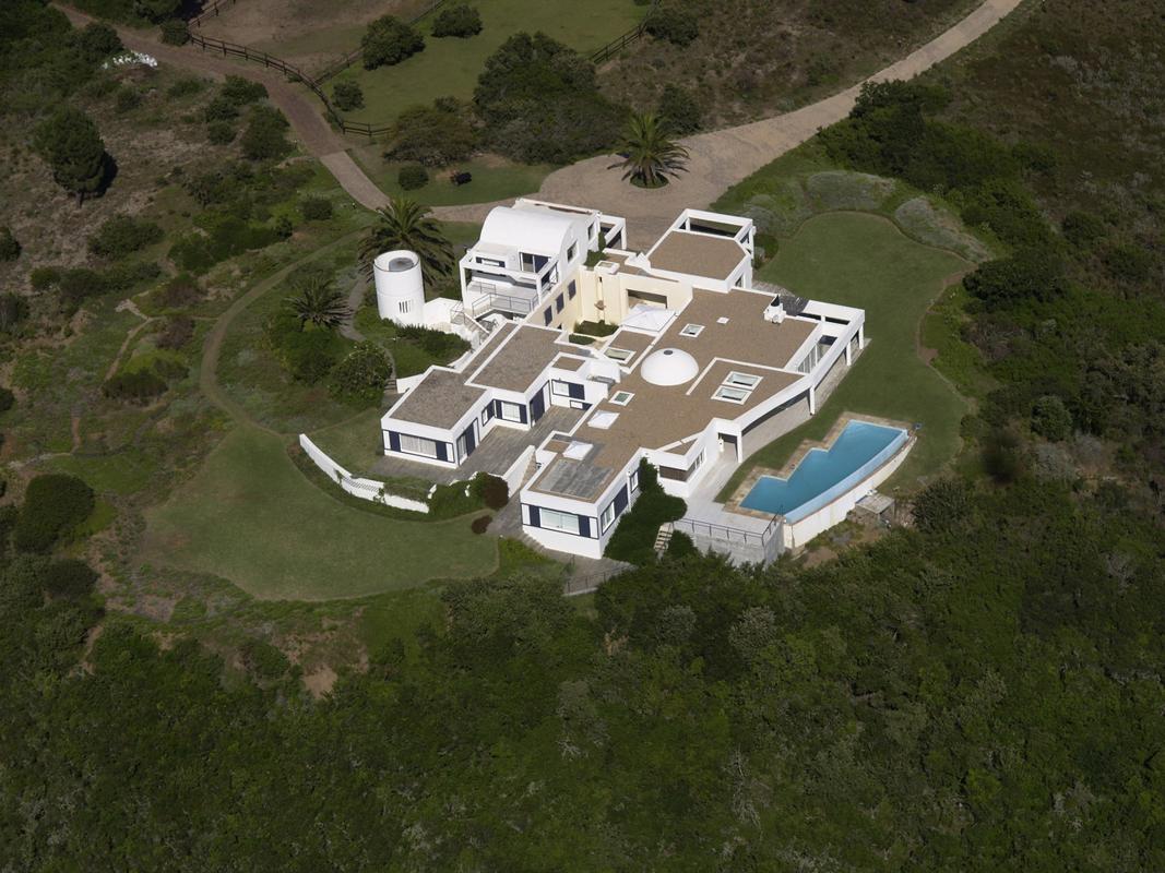 UPMARSH SANTORININI IN PLETTENBERG BAY South Africa Luxury Homes
