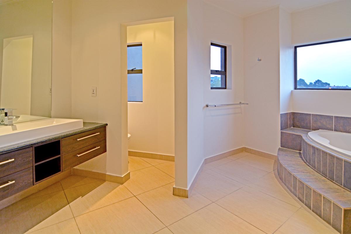 独家的五居室 mansions