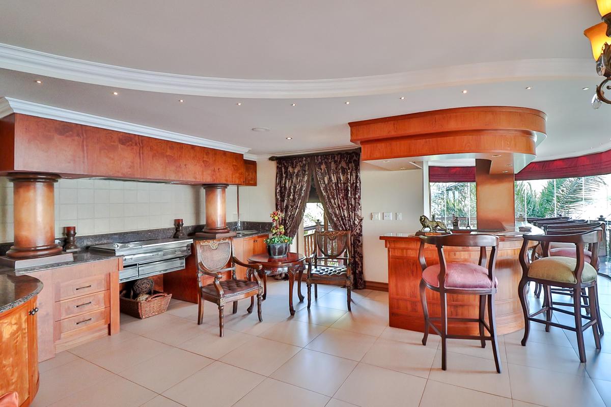 SIX BEDROOM MANSION IN BIRDWOOD COUNTRY ESTATE South Africa Luxury