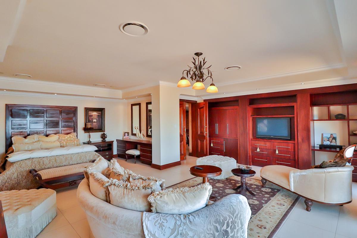 SIX BEDROOM MANSION IN BIRDWOOD COUNTRY ESTATE South Africa Luxury