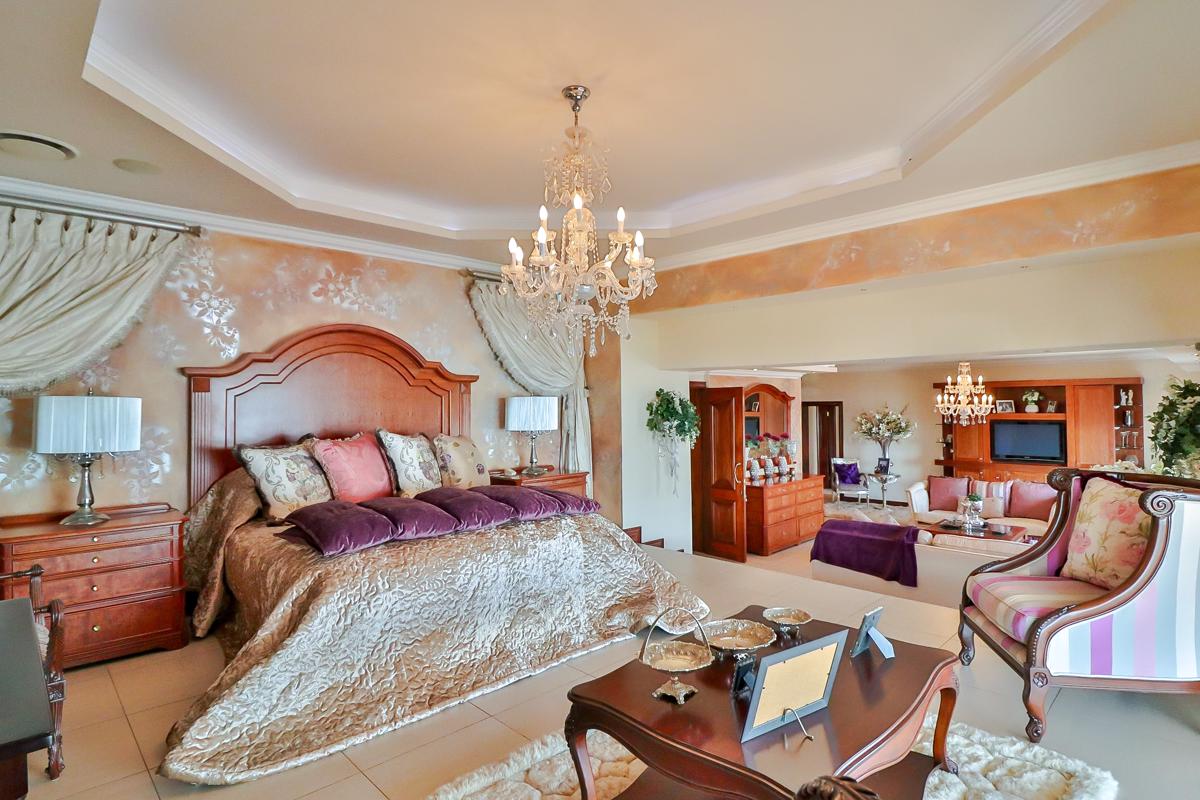 SIX BEDROOM MANSION IN BIRDWOOD COUNTRY ESTATE South Africa Luxury