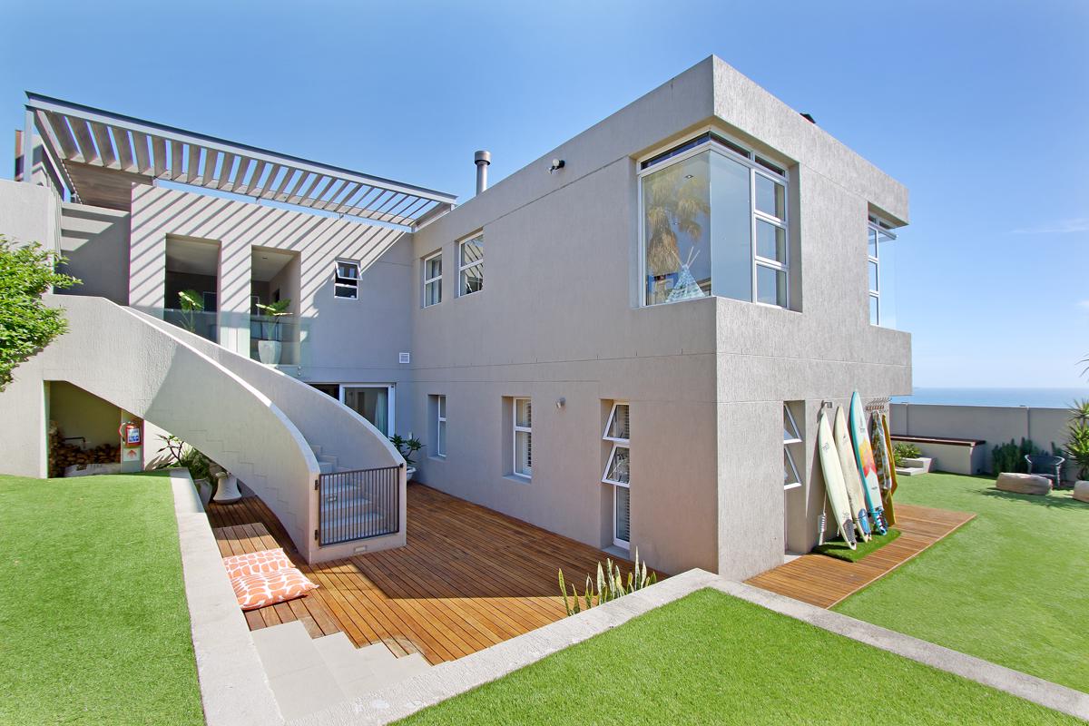 VILLA WINDBLOM ON BLOUBERG WATERFRONT South Africa Luxury Homes